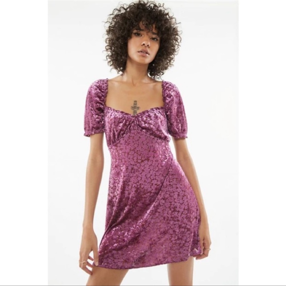 Urban outfitters Cassandra velvet puff sleeve mini dress size S like brand new